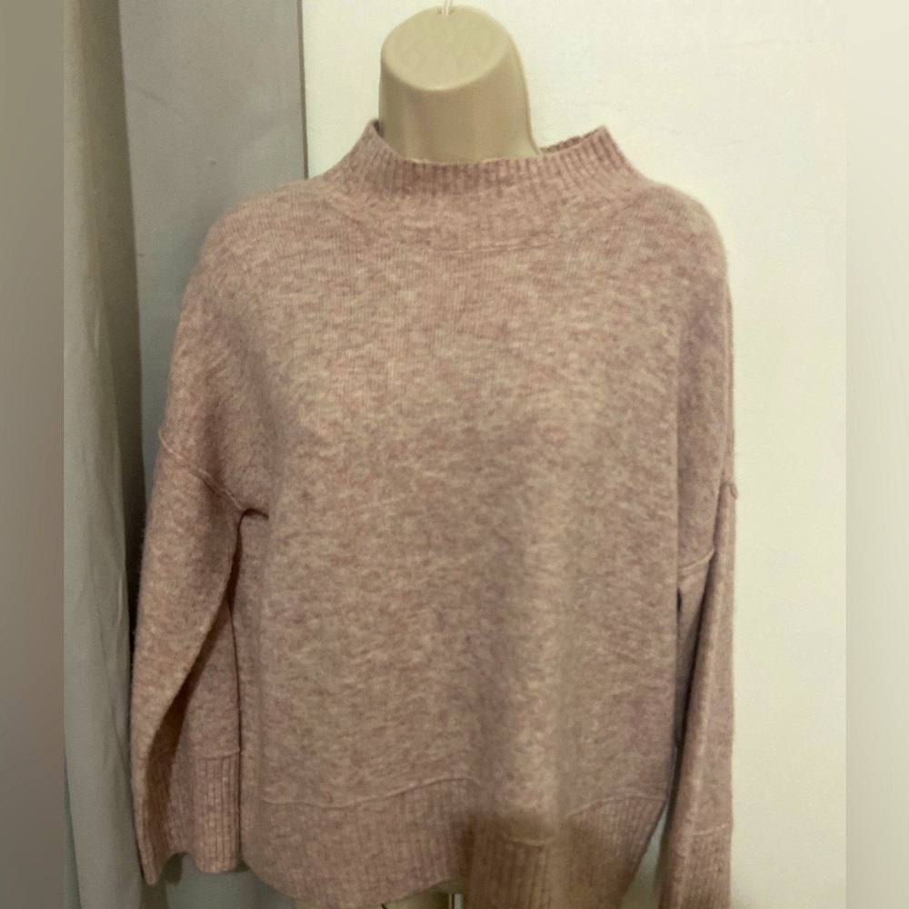 Light pink scoop neck sweater. Like new.